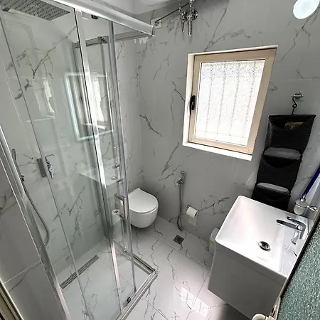 Harmony Escape Appartement Golem (Tirana)